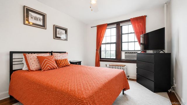 100 Parkway 5D, Bronxville, NY 10708