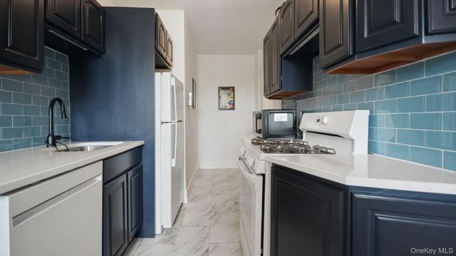 100 Parkway 5D, Bronxville, NY 10708
