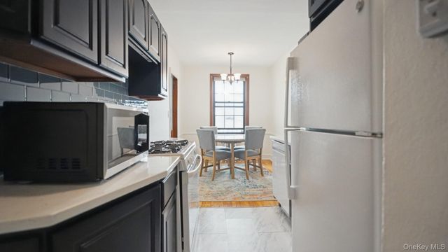 100 Parkway 5D, Bronxville, NY 10708