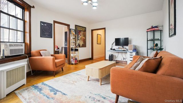 100 Parkway 5D, Bronxville, NY 10708