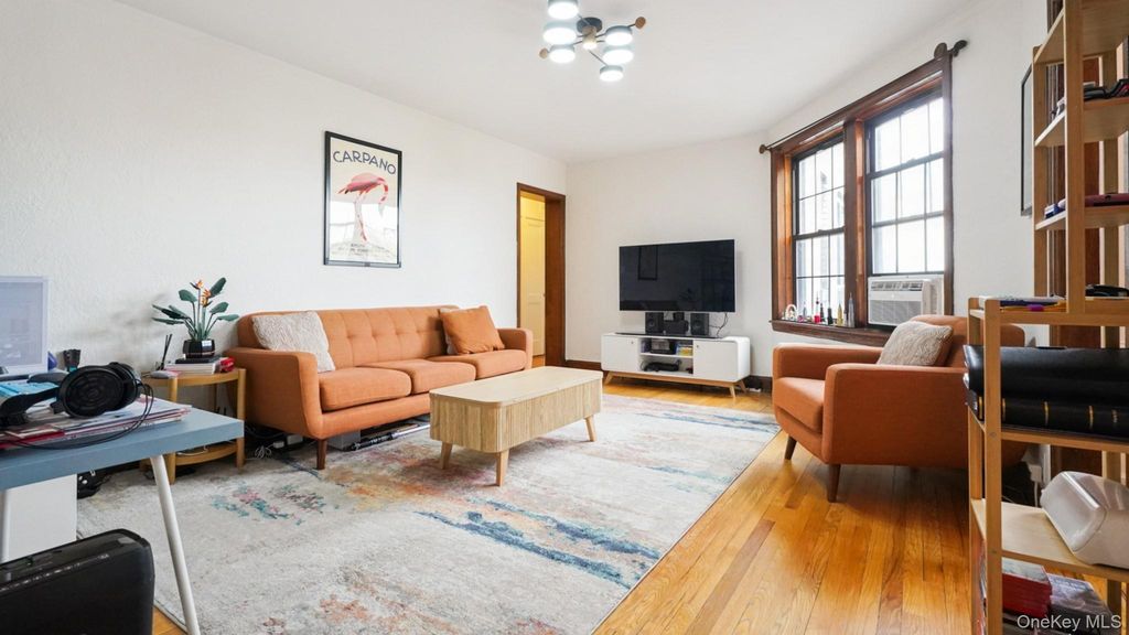 100 Parkway 5D, Bronxville, NY 10708