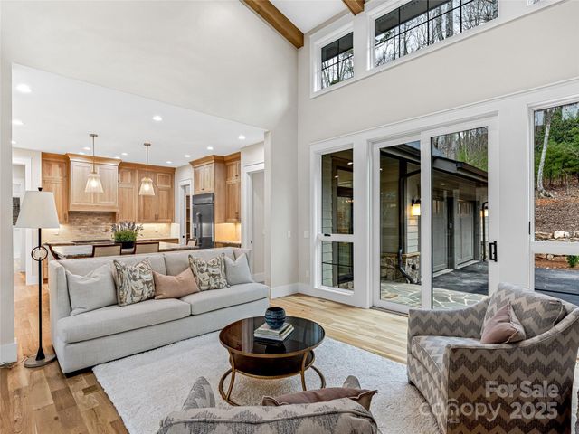 435 Barrington Drive, Asheville, NC 28803