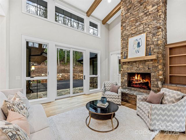 435 Barrington Drive, Asheville, NC 28803