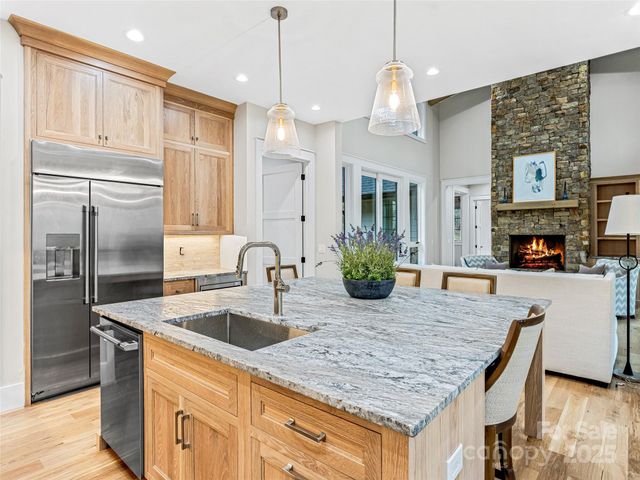 435 Barrington Drive, Asheville, NC 28803