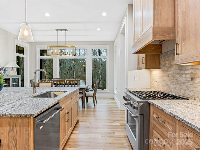 435 Barrington Drive, Asheville, NC 28803