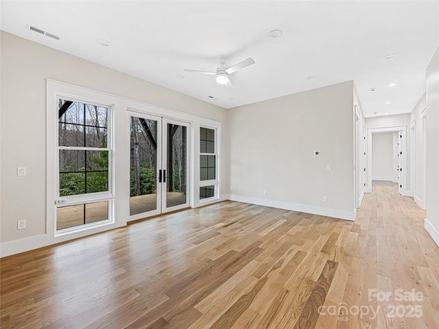 435 Barrington Drive, Asheville, NC 28803