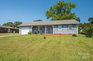 5706 Claridge Drive 17, Hickory, NC 28602