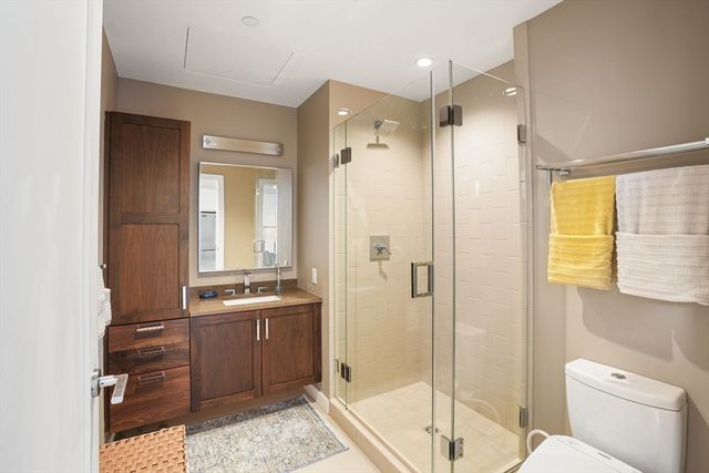 32 Traveler St 411, Boston, MA 02118