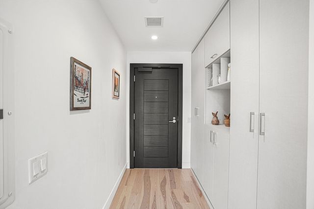 32 Traveler St 411, Boston, MA 02118