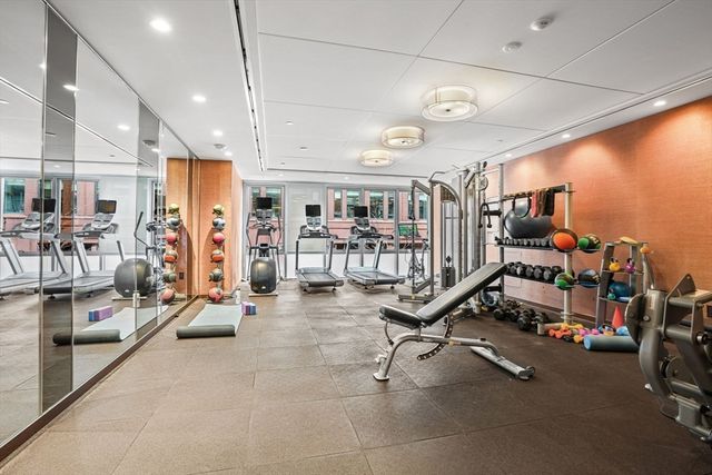 32 Traveler St 411, Boston, MA 02118