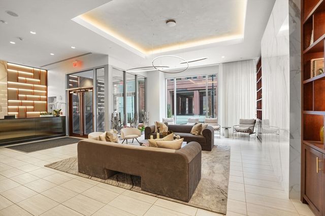 32 Traveler St 411, Boston, MA 02118