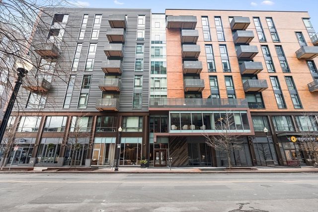 32 Traveler St 411, Boston, MA 02118