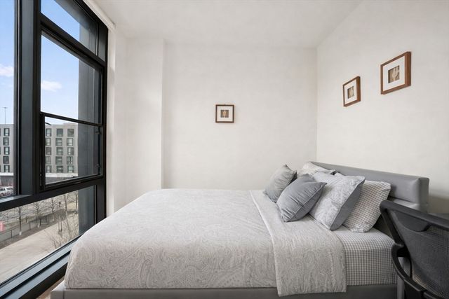 32 Traveler St 411, Boston, MA 02118