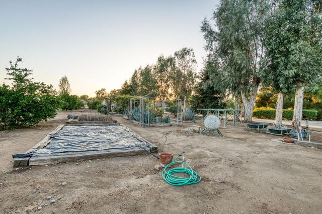 8584 N Madsen Avenue, Clovis, CA 93619