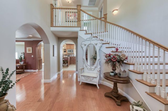 8584 N Madsen Avenue, Clovis, CA 93619