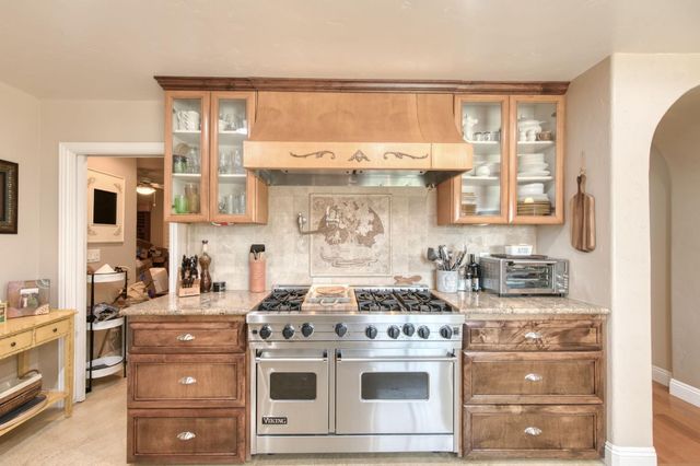 8584 N Madsen Avenue, Clovis, CA 93619