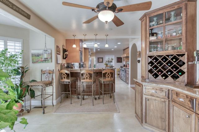 8584 N Madsen Avenue, Clovis, CA 93619