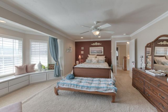 8584 N Madsen Avenue, Clovis, CA 93619