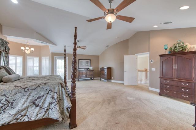 8584 N Madsen Avenue, Clovis, CA 93619