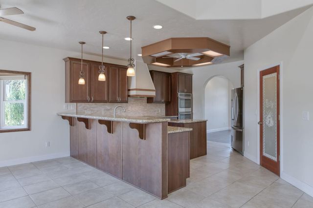 8584 N Madsen Avenue, Clovis, CA 93619