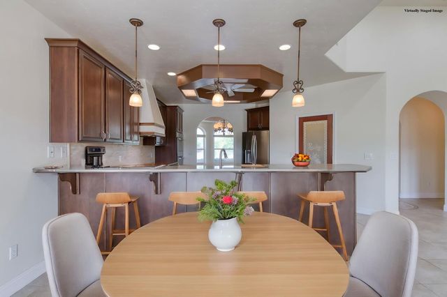 8584 N Madsen Avenue, Clovis, CA 93619