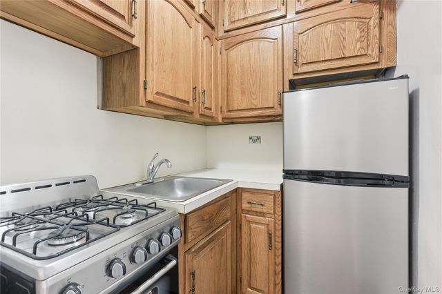 71-40 112th Street 106, Forest Hills, NY 11375