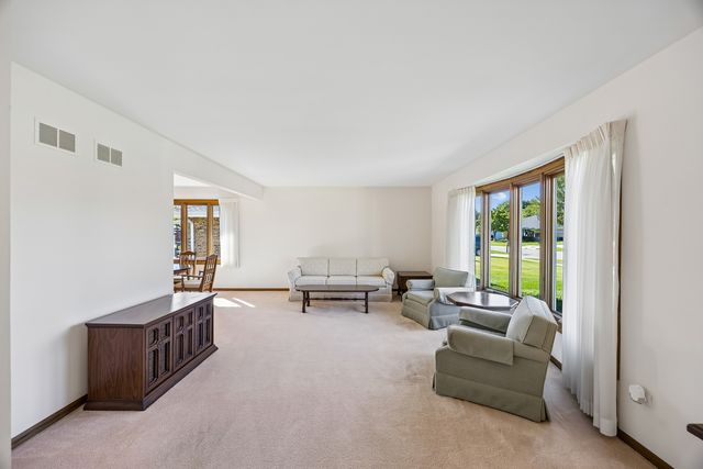7809 Palm Drive, Orland Park, IL 60462