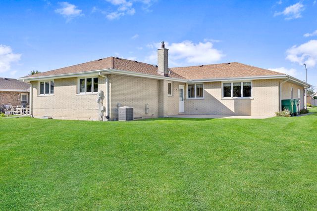 7809 Palm Drive, Orland Park, IL 60462