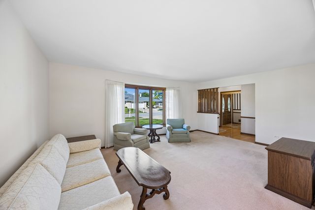 7809 Palm Drive, Orland Park, IL 60462
