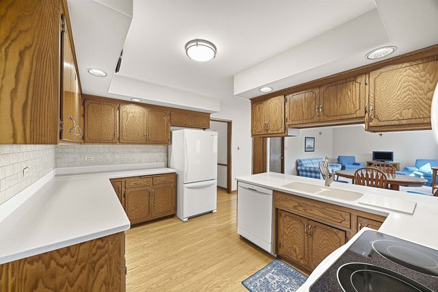 7809 Palm Drive, Orland Park, IL 60462