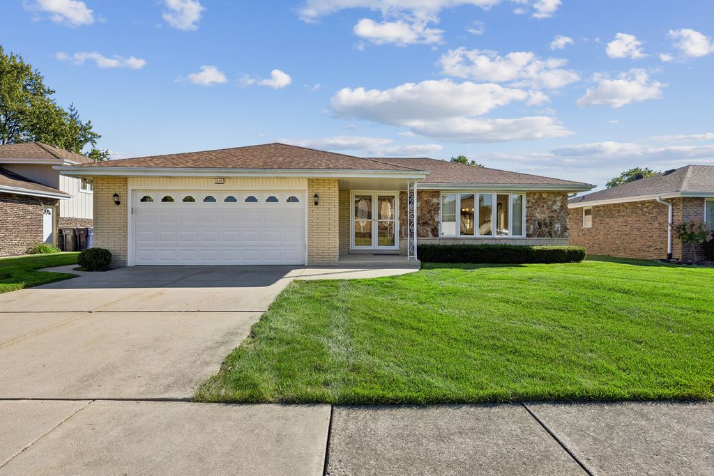 7809 Palm Drive, Orland Park, IL 60462