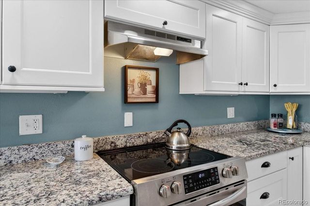 6937 S Knolls Way, Centennial, CO 80122