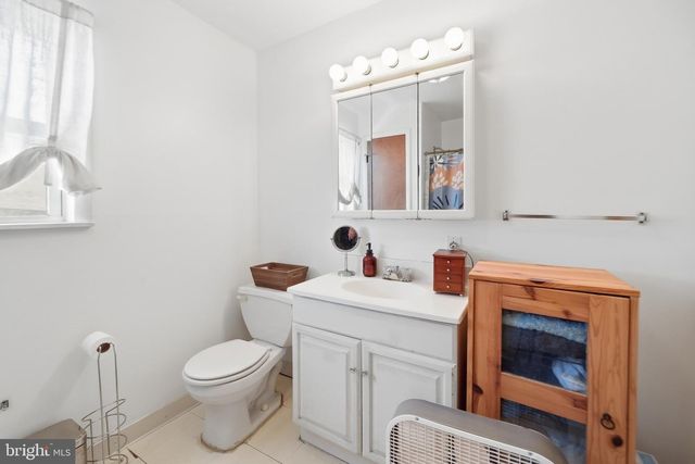 2333 S HUTCHINSON ST, Philadelphia, PA 19148