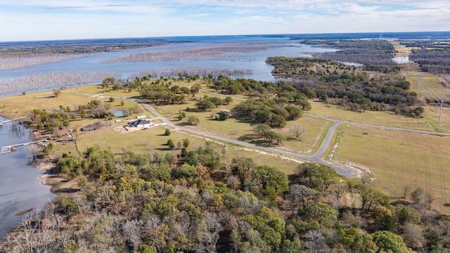 580 Waters Edge Way, Dodd City, TX 75438