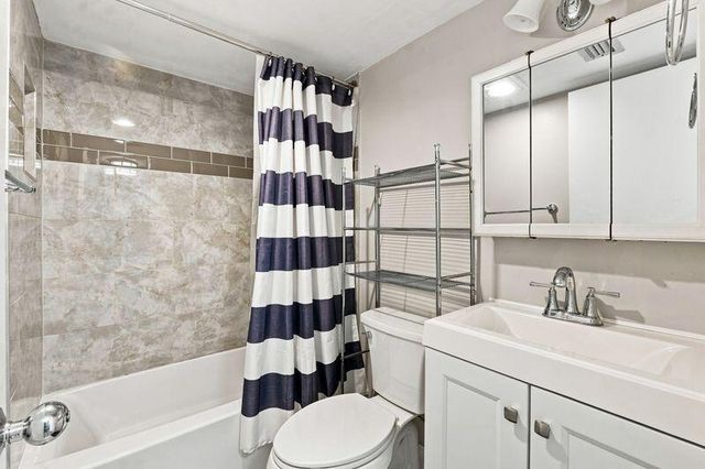 5260 NW 2nd Avenue Unit 204, Boca Raton, FL 33487