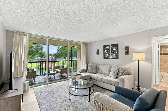 5260 NW 2nd Avenue Unit 204, Boca Raton, FL 33487
