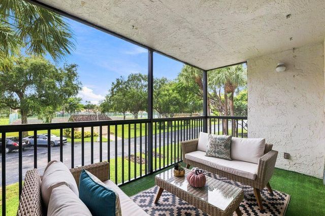 5260 NW 2nd Avenue Unit 204, Boca Raton, FL 33487