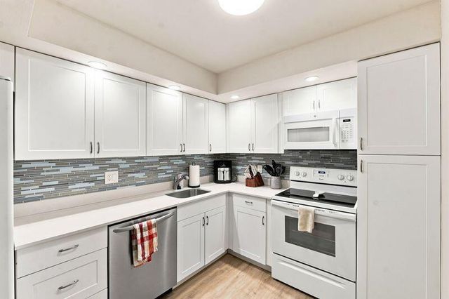 5260 NW 2nd Avenue Unit 204, Boca Raton, FL 33487