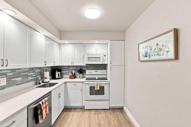 5260 NW 2nd Avenue Unit 204, Boca Raton, FL 33487
