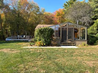 2 Farrar Dr, Holland, MA 01521