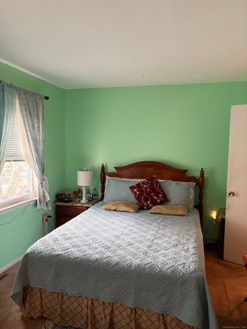 25 Padanaram Road APT 13, Danbury, CT 06811
