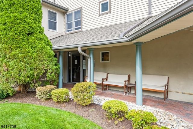 93 Park Edge, Berkeley Heights Twp., NJ 07922