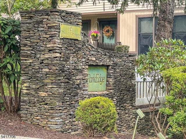 93 Park Edge, Berkeley Heights Twp., NJ 07922