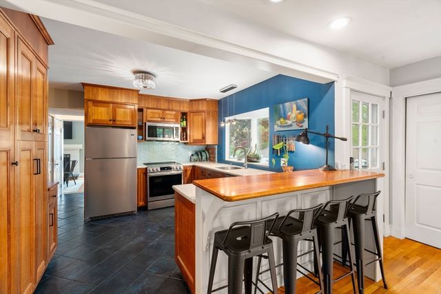 98 Brook Street, Wellesley, MA 02482