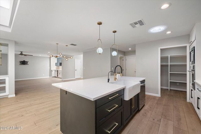 8023 E VIA DEL DESIERTO --, Scottsdale, AZ 85258