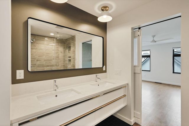 248 E 4th Avenue, Columbus, OH 43201