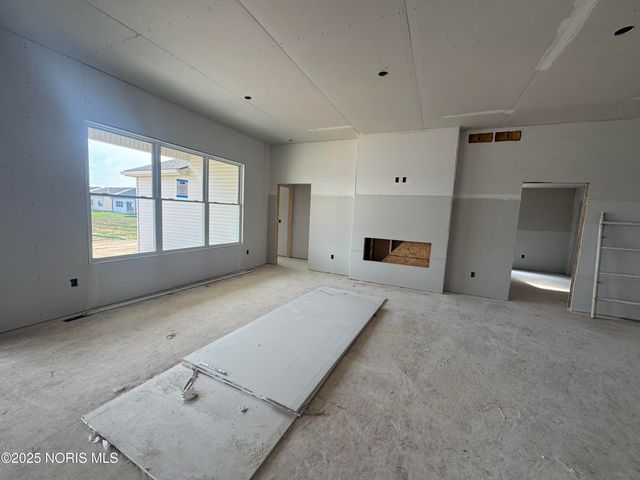 1324 Limerick Lane, Waterville, OH 43566