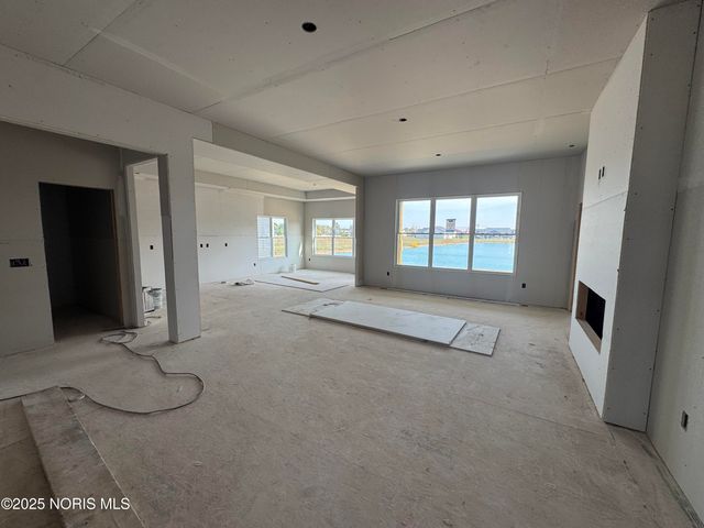 1324 Limerick Lane, Waterville, OH 43566