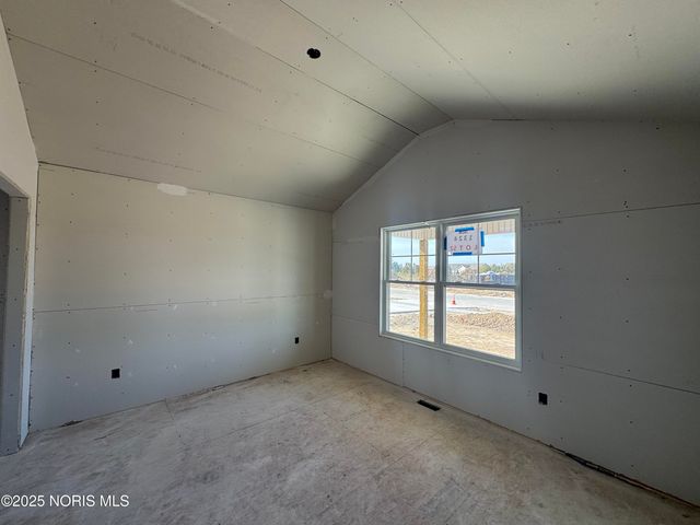 1324 Limerick Lane, Waterville, OH 43566