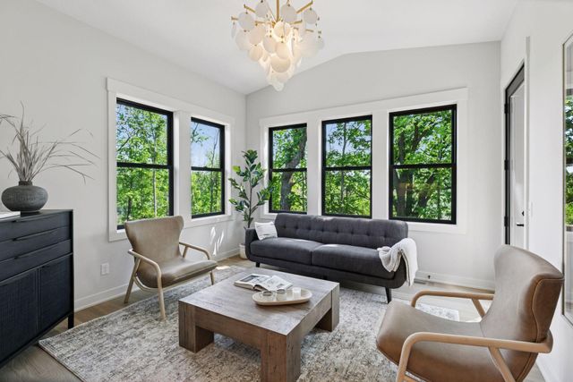 5571 Rolling Hills Parkway, Victoria, MN 55318